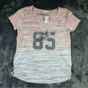 Maurices Activewear Top Blouse Womens M Pink/Gray #85 Floral Lattice‎ Sides NWT